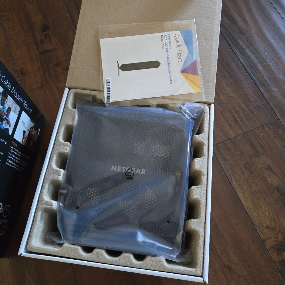 Netgear C6900 Nighthawk AC1900 WiFi Cable Modem Router Dual Band Wired Wireless - Picture 8 of 14